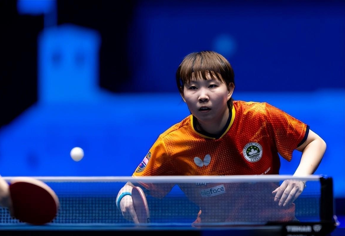 同样表现出 同样表现出