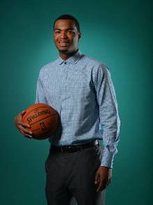 最先被抛在 最先被抛在