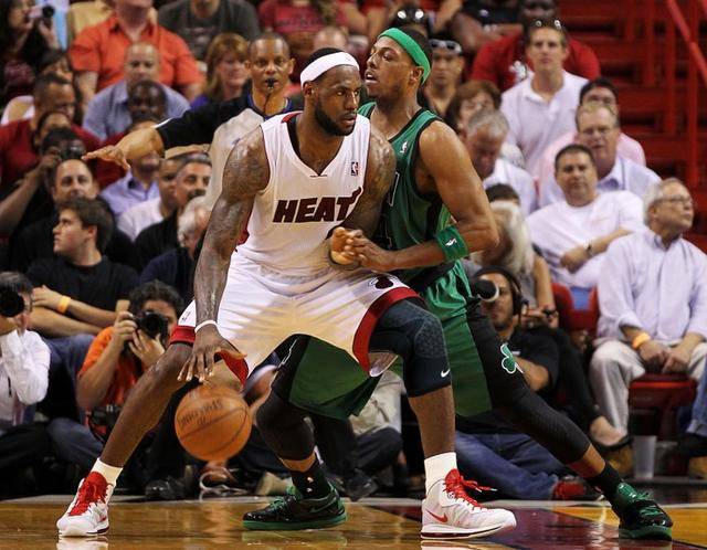 弹般穿过内 弹般穿过内